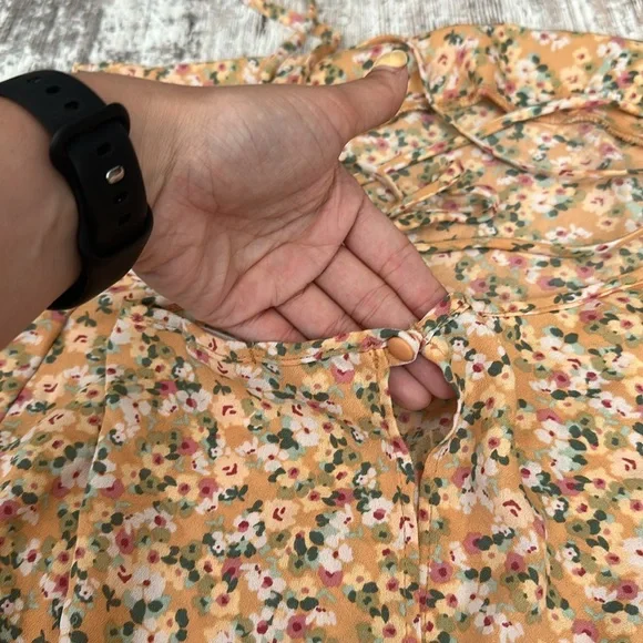 Le Lis Floral Strappy Tank Top - Picture 8 of 9